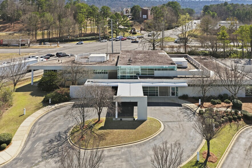 600 Lakeshore Pky, Birmingham, AL à louer - Photo de l’immeuble – Image 2 sur 12