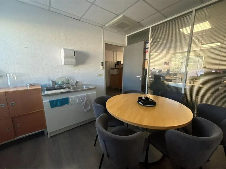 Bureau dans La Valette-du-Var à louer - Photo de l’immeuble – Image 3 sur 7