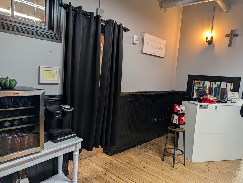 360-66 W Western Ave, Muskegon, MI à vendre - Photo de l’immeuble – Image 2 sur 35