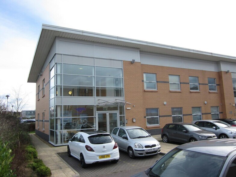 Centennial Ave, Borehamwood à louer - Photo de l’immeuble – Image 3 sur 32