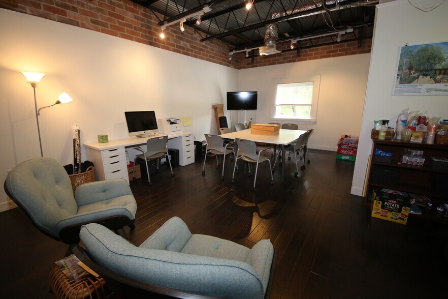 2003 N Lamar Blvd, Austin, TX à louer - Photo de l’immeuble – Image 3 sur 14