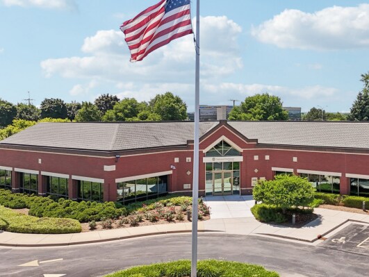 W239 N1700 Busse Rd, Waukesha, WI à louer Photo de l’immeuble– Image 1 sur 12