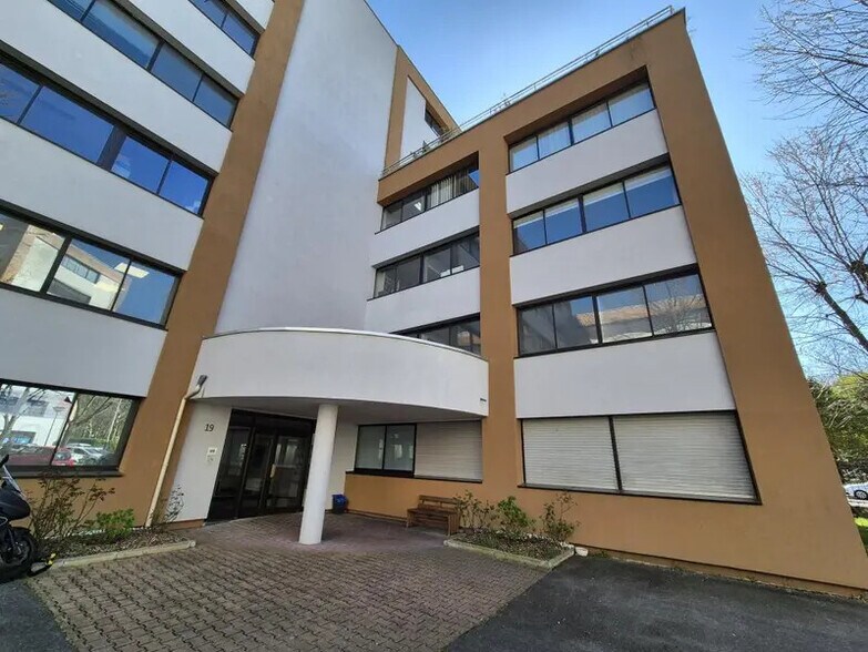15A Rue De L'Universite, Noisy-le-Grand à vendre - Photo de l’immeuble – Image 2 sur 16