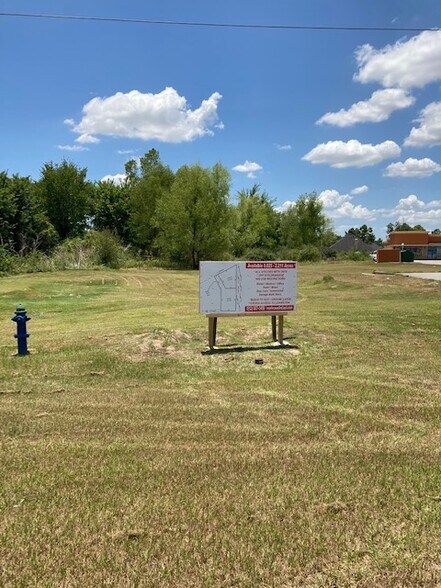 834 E Louetta Rd, Spring, TX à louer - Photo de l’immeuble – Image 2 sur 7