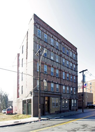 Plus de détails pour 90-92 Vark St, Yonkers, NY - Logement à vendre