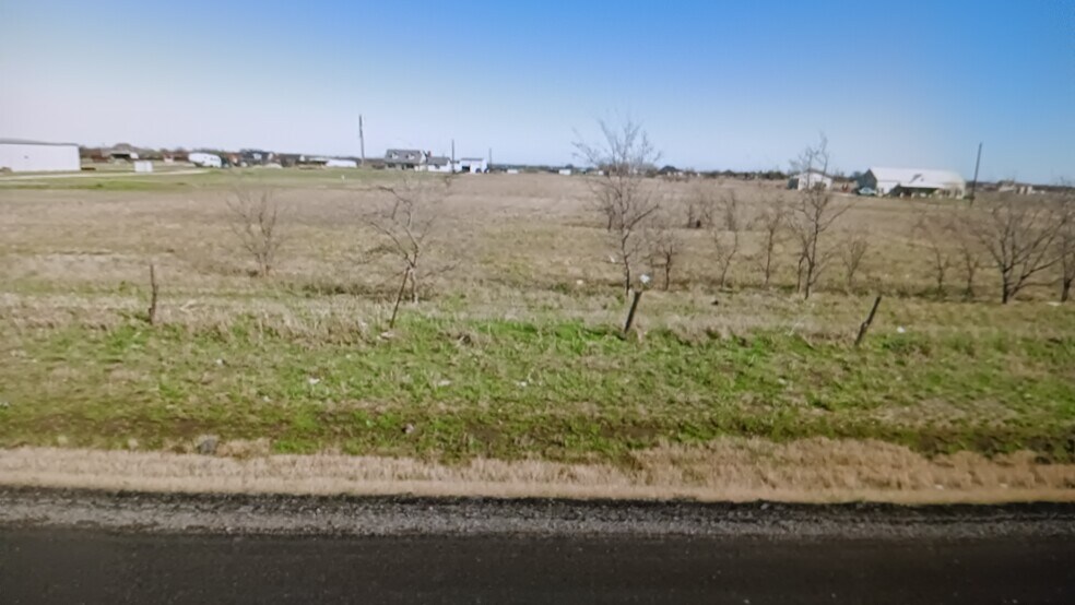W US 380, Krum, TX à vendre - Photo de l’immeuble – Image 2 sur 5