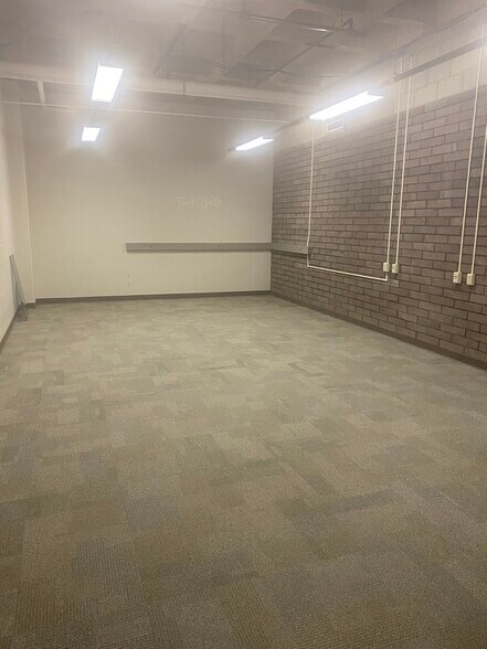 108 Main Ave SW, Warren, OH à louer - Photo de l’immeuble – Image 3 sur 52