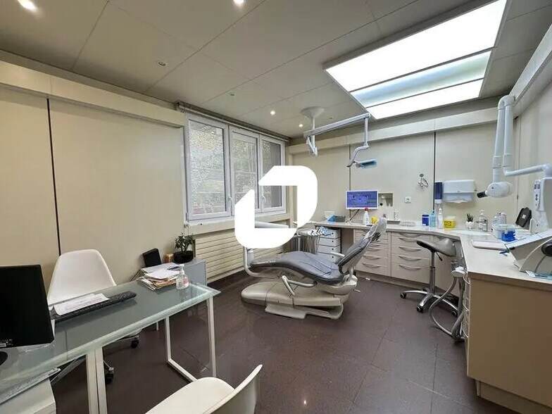 Local commercial dans Marly-le-Roi à vendre - Photo de l’immeuble – Image 2 sur 6