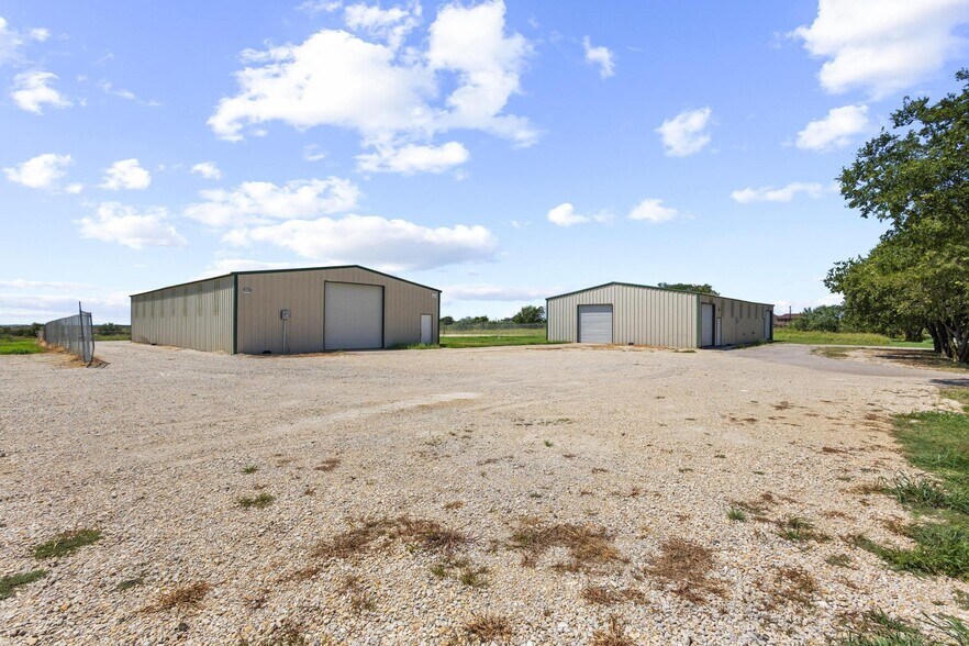 11416 Hames, Pilot Point, TX à louer - Photo de l’immeuble – Image 3 sur 23