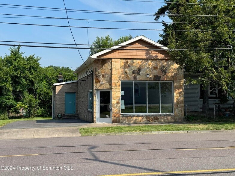 1365 Wyoming Ave, Scranton, PA à vendre - Photo principale – Image 1 sur 14