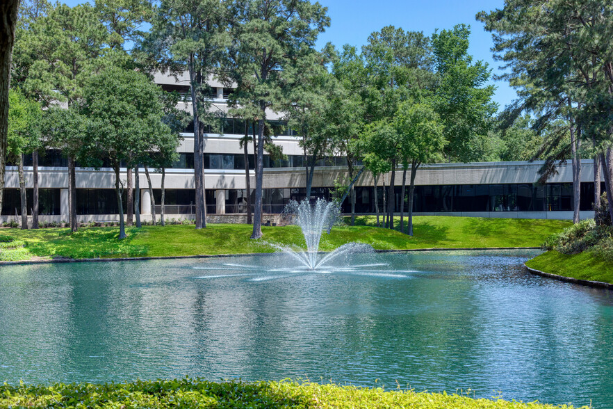 13501 Katy Fwy, Houston, TX à louer - Photo de l’immeuble – Image 3 sur 52