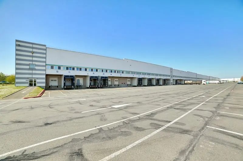 Industriel/Logistique dans Bruyères-sur-Oise à louer - Photo de l’immeuble – Image 3 sur 12