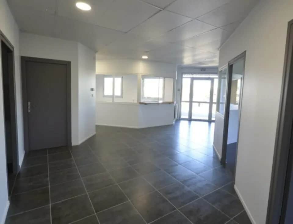 Bureau dans Rillieux-la-Pape à louer Photo intérieure– Image 1 sur 4