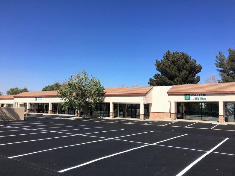 701 W Avenue K, Lancaster, CA à louer - Photo de l’immeuble – Image 2 sur 3
