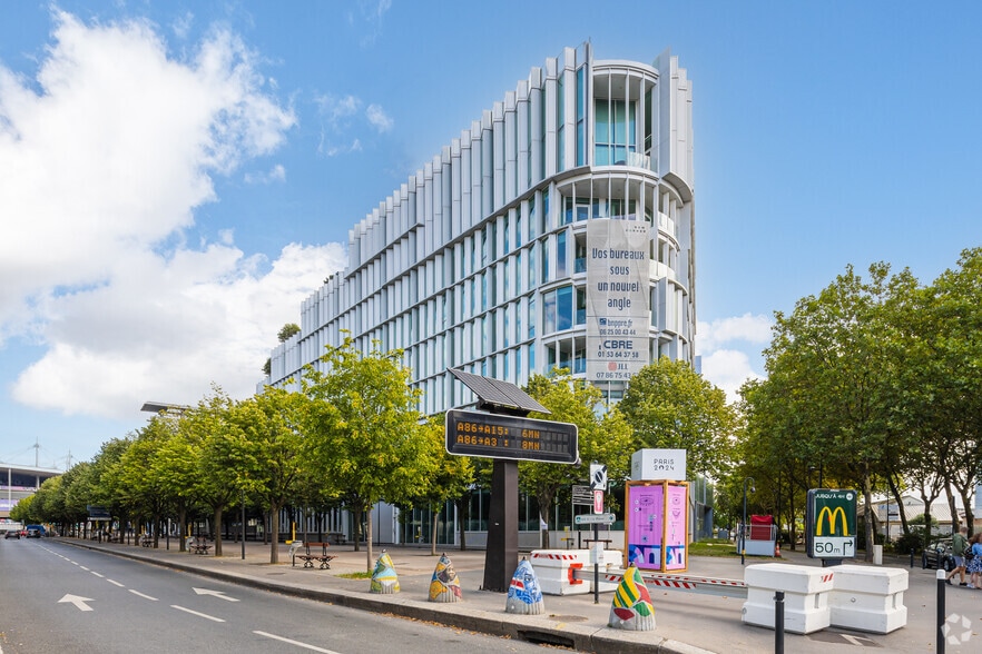 Bureau dans Saint-Denis à louer - Photo principale – Image 1 sur 2