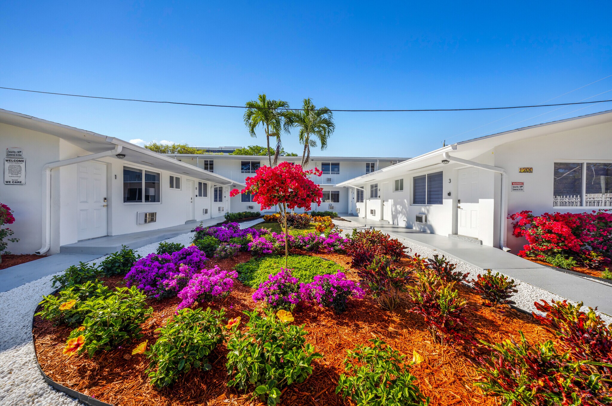 1300 NE 110th St, Miami, FL à vendre Photo principale– Image 1 sur 26