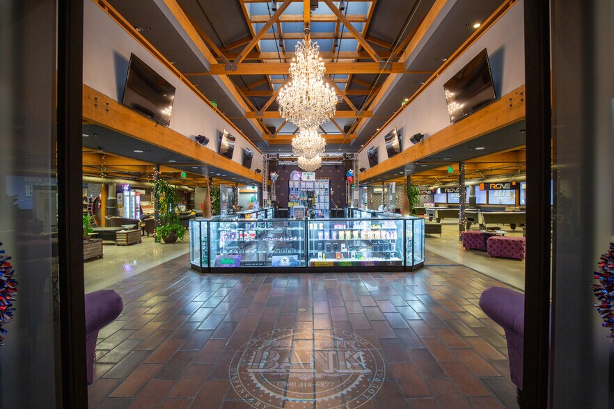 296 S Palm Canyon Dr, Palm Springs, CA à vendre - Hall d’entrée – Image 3 sur 46