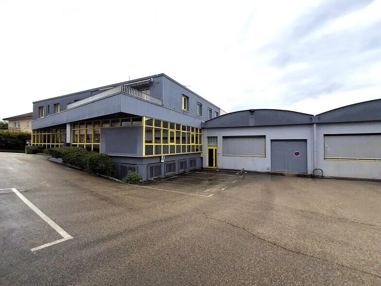 Industriel/Logistique dans Oyonnax à vendre - Photo de l’immeuble – Image 1 sur 7