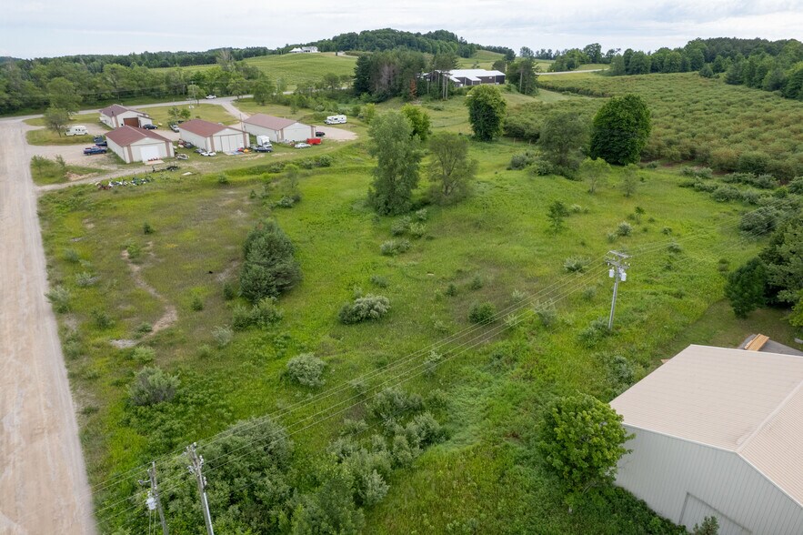Denali Dr, Traverse City, MI à vendre - Photo de l’immeuble – Image 2 sur 2