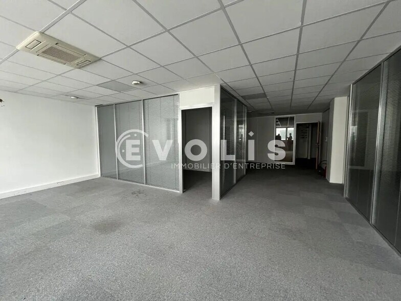 Bureau dans Villiers-sur-Marne à vendre - Photo de l’immeuble – Image 1 sur 10