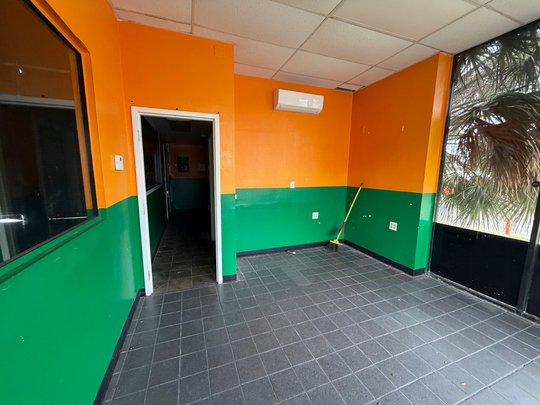 10150 N Florida Ave, Tampa, FL à louer Photo intérieure– Image 1 sur 7