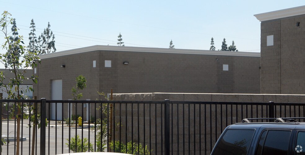 1331 Riverview Dr, San Bernardino, CA à louer - Photo de l’immeuble – Image 2 sur 4