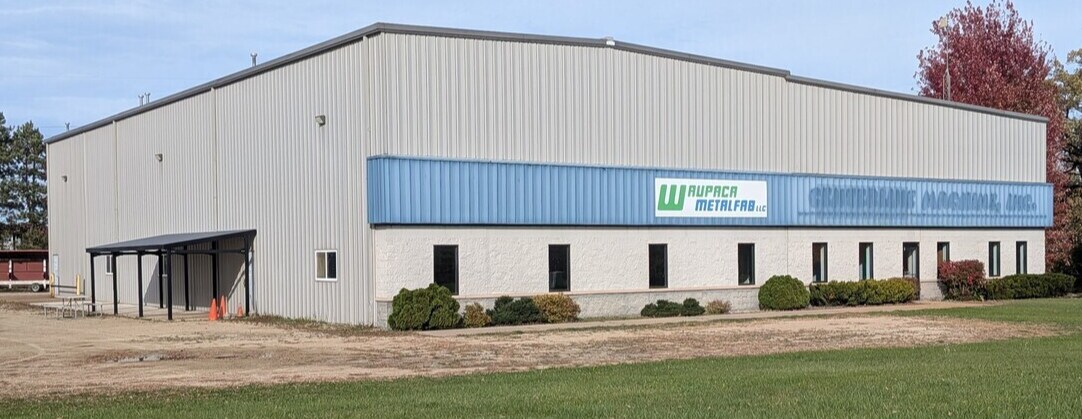 195 Wendt Dr, Waupaca, WI à vendre Photo de l’immeuble– Image 1 sur 13