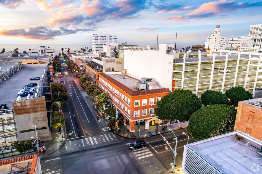 1241-1245 3rd St, Santa Monica, CA à louer - Photo de l’immeuble – Image 3 sur 3