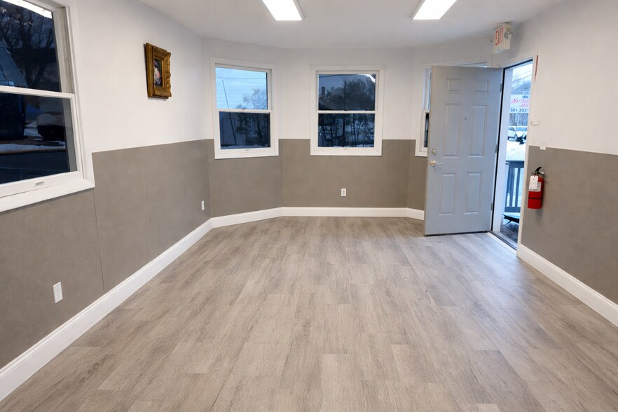 1018 Raritan Ave, Highland Park, NJ à louer - Photo de l’immeuble – Image 2 sur 5