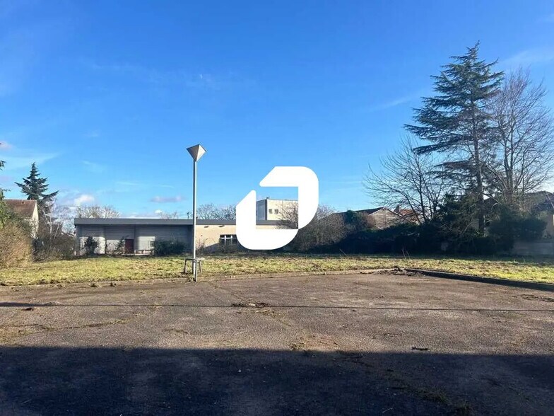 Local d'activités dans Conflans-Sainte-Honorine à vendre - Photo de l’immeuble – Image 3 sur 19