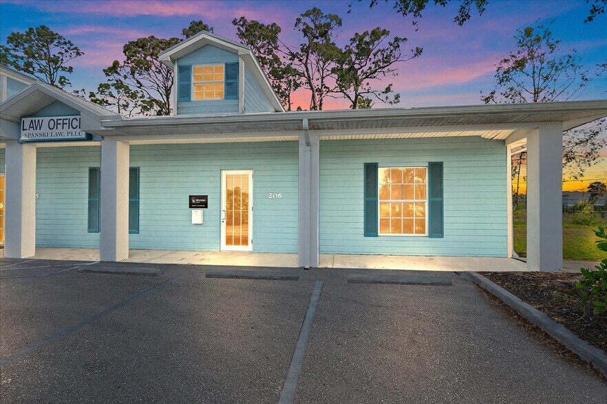 946 Tamiami Trl, Port Charlotte, FL à vendre - Photo de l’immeuble – Image 2 sur 8