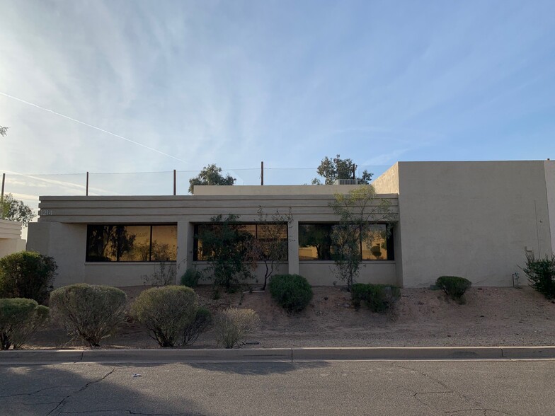 1214 N Stadem Dr, Tempe, AZ à louer - Photo de l’immeuble – Image 1 sur 5