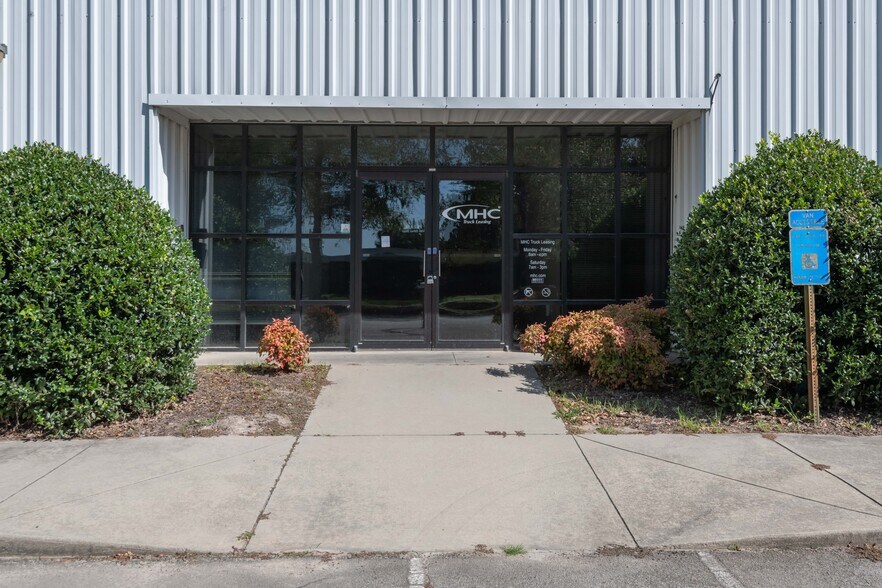 1830 Athens Hwy, Gainesville, GA à louer - Photo de l’immeuble – Image 3 sur 7