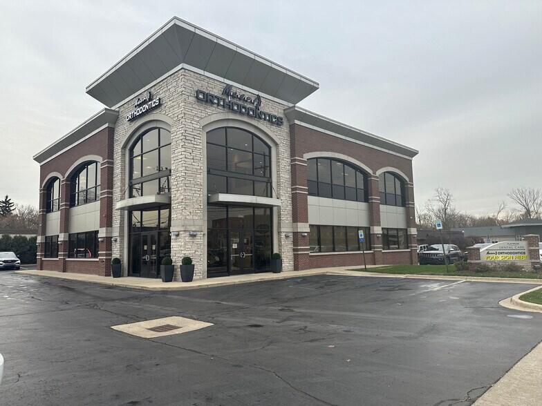 15230 Levan Rd, Livonia, MI à louer - Photo de l’immeuble – Image 1 sur 5