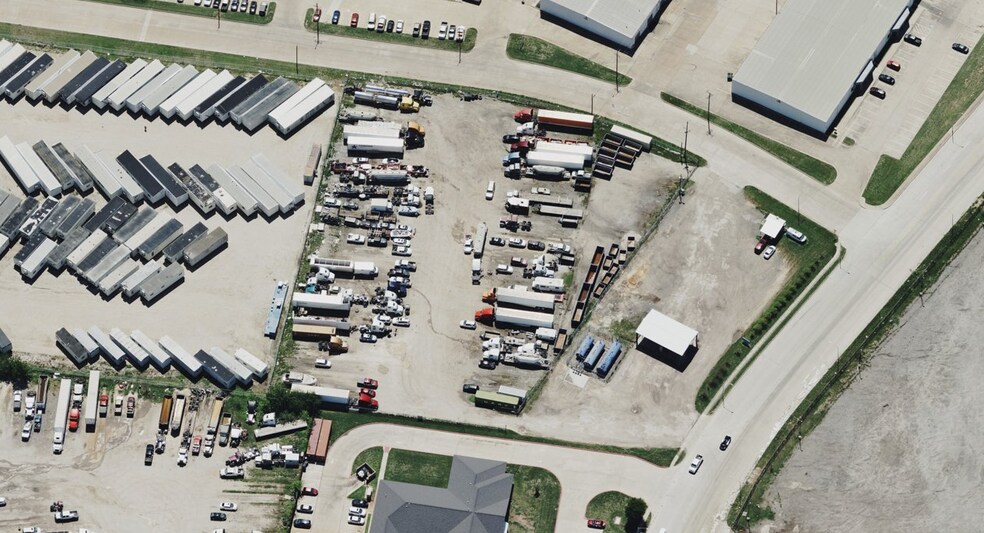 4535 Village Creek Rd, Fort Worth, TX à vendre - Photo de l’immeuble – Image 3 sur 4