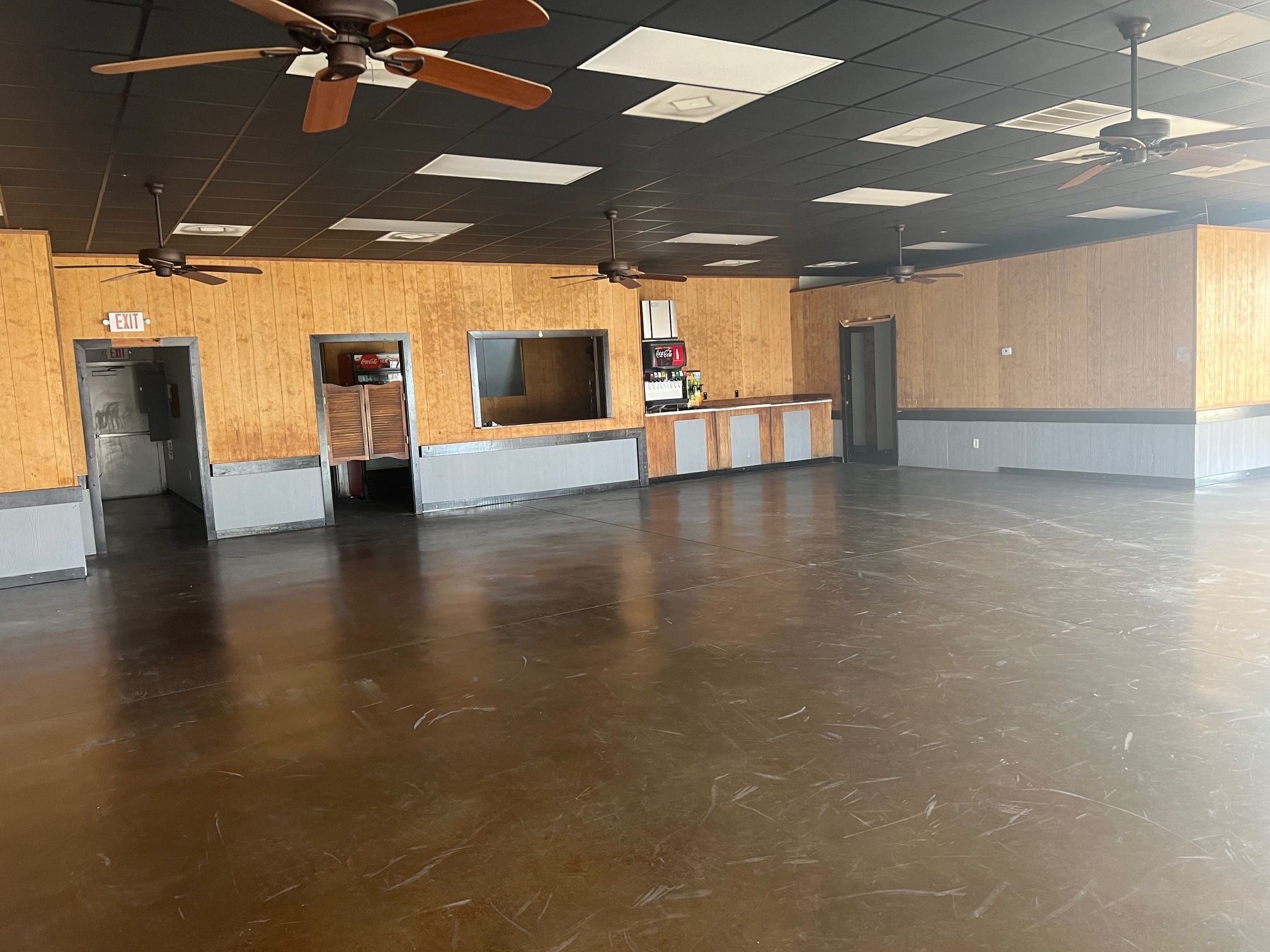 213 Walmart Cir, Booneville, MS à vendre Photo intérieure– Image 1 sur 6