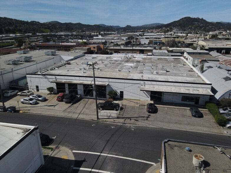 17-25 Tiburon St, San Rafael, CA à louer - Photo de l’immeuble – Image 3 sur 17