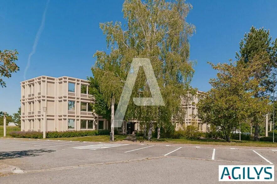 Local d’activités dans Saint-Aubin à louer - Photo de l’immeuble – Image 2 sur 7