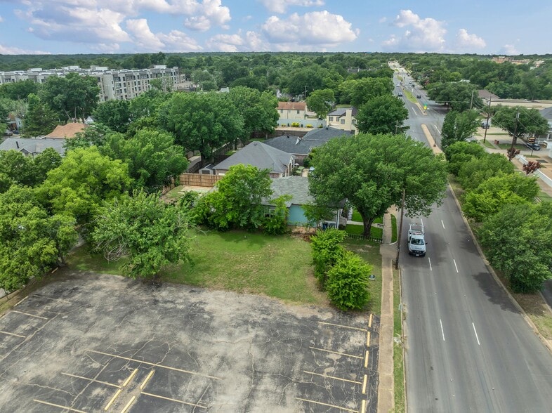 412 W 12th St, Dallas, TX à vendre - Aérien – Image 1 sur 13