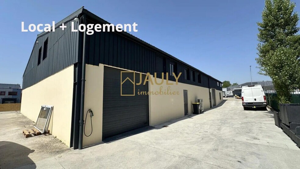 Local d’activités dans Mareuil-lès-Meaux à louer - Photo de l’immeuble – Image 1 sur 17