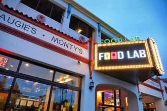 3605 Market St, Riverside, CA à louer Photo de l’immeuble– Image 1 sur 9