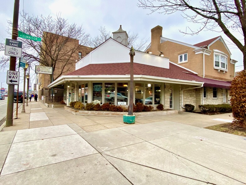 4821 N Elston, Chicago, IL à louer - Photo de l’immeuble – Image 3 sur 27