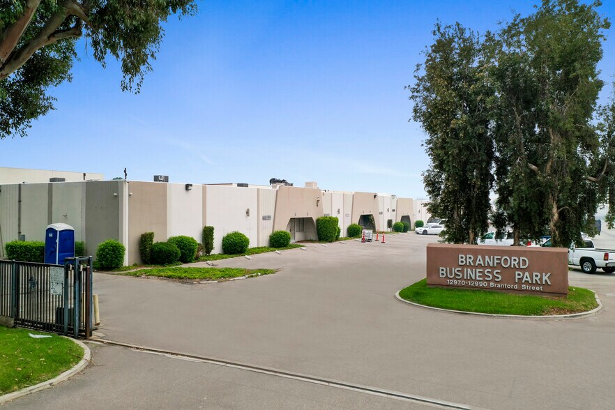 12970 Branford St, Pacoima, CA à louer - Photo de l’immeuble – Image 1 sur 4