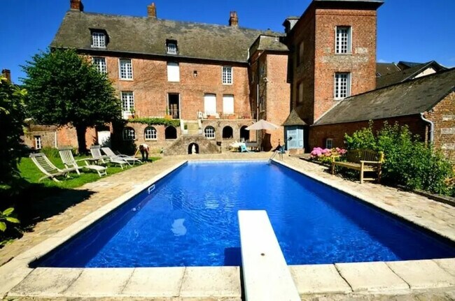 Plus de détails pour Local d’activités à vendre