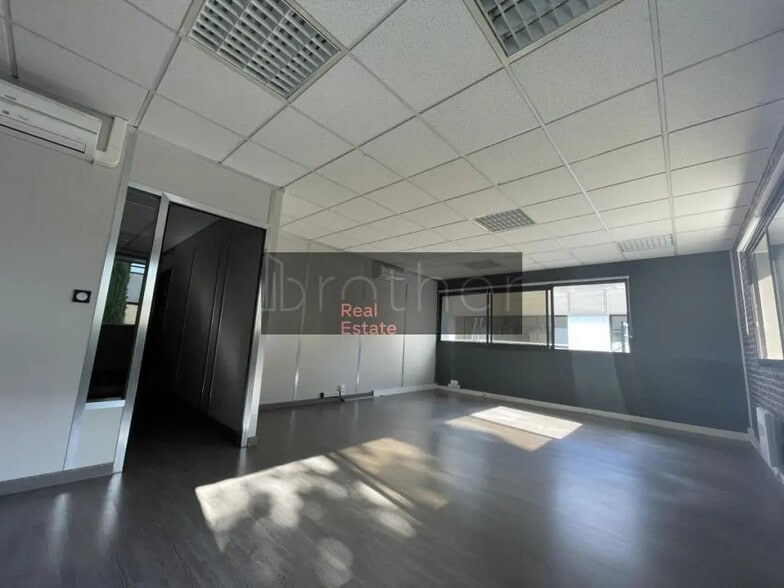 Bureau dans Gradignan à louer - Photo de l’immeuble – Image 3 sur 8