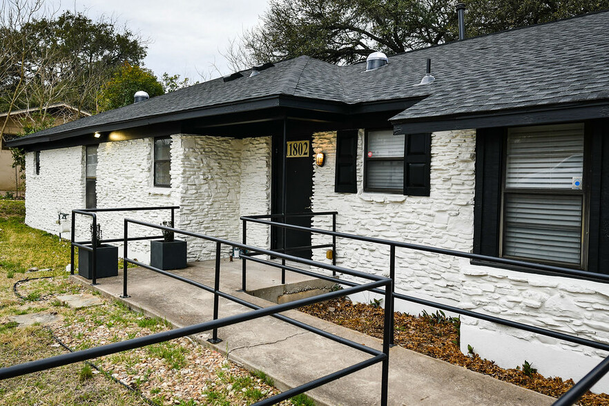 11802 N IH-35, Austin, TX à louer - Photo de l’immeuble – Image 1 sur 23