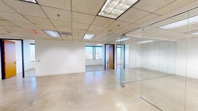 1990 S Bundy Dr, Los Angeles, CA à louer Numérisation 3D Matterport– Image 1 sur 12