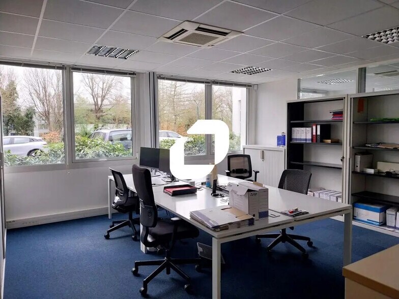 Bureau dans Carquefou à louer - Photo de l’immeuble – Image 1 sur 8