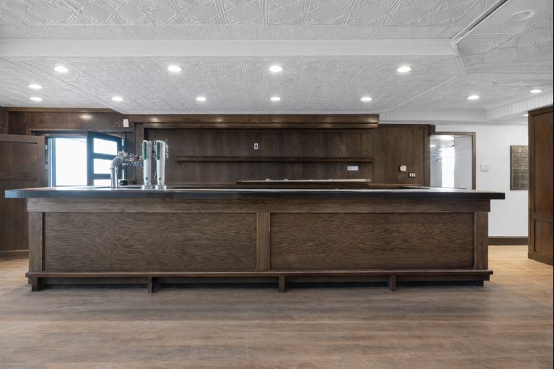 2070 St Saint-Denis, Montréal, QC à louer - Photo de l’immeuble – Image 3 sur 9