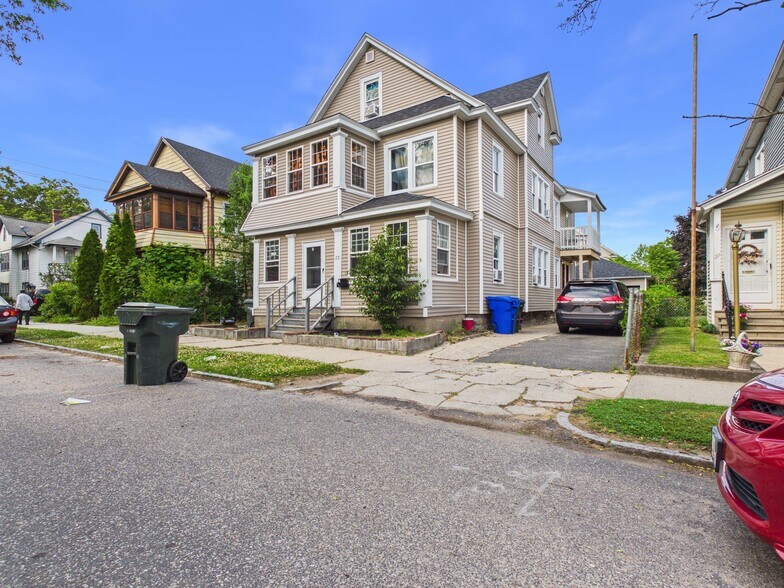 21 Draper St, Springfield, MA à vendre - Photo de l’immeuble – Image 2 sur 12